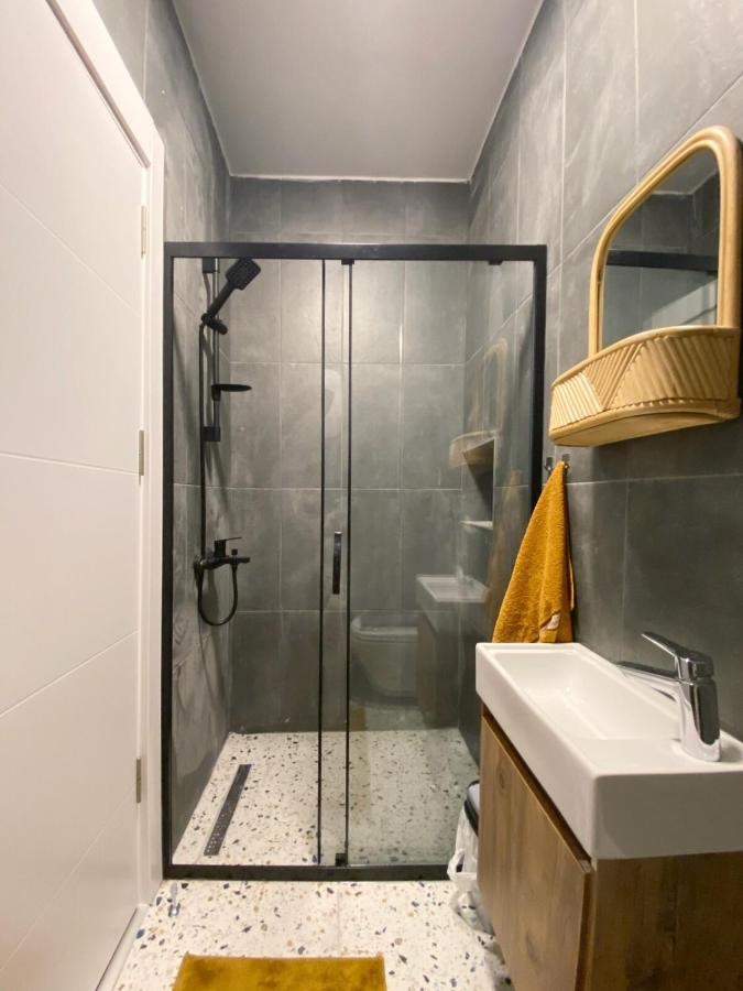 Cosy Flat With A Garden In Central Kadikoy Estambul Exterior foto